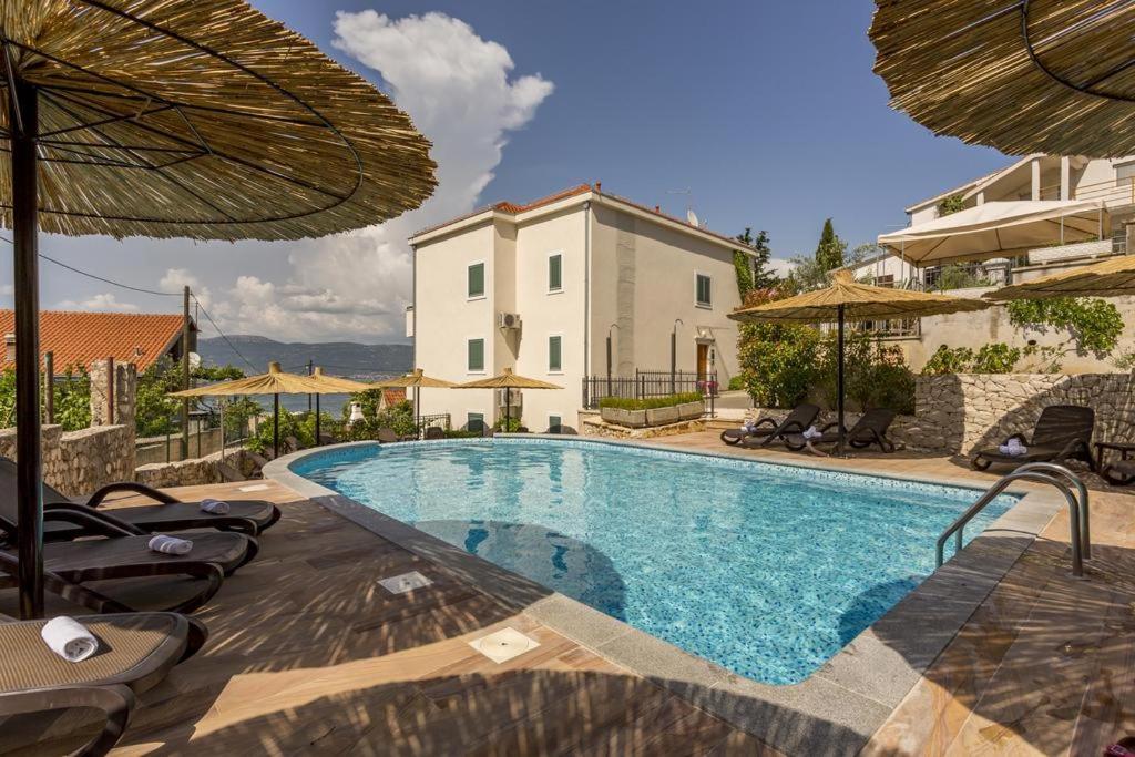 Apartment Livia Slatine Exterior foto