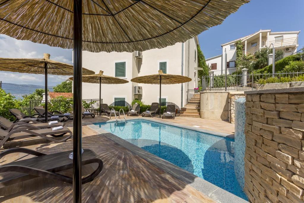 Apartment Livia Slatine Exterior foto