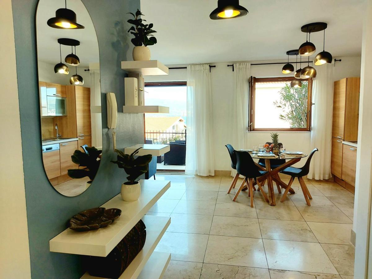 Apartment Livia Slatine Exterior foto