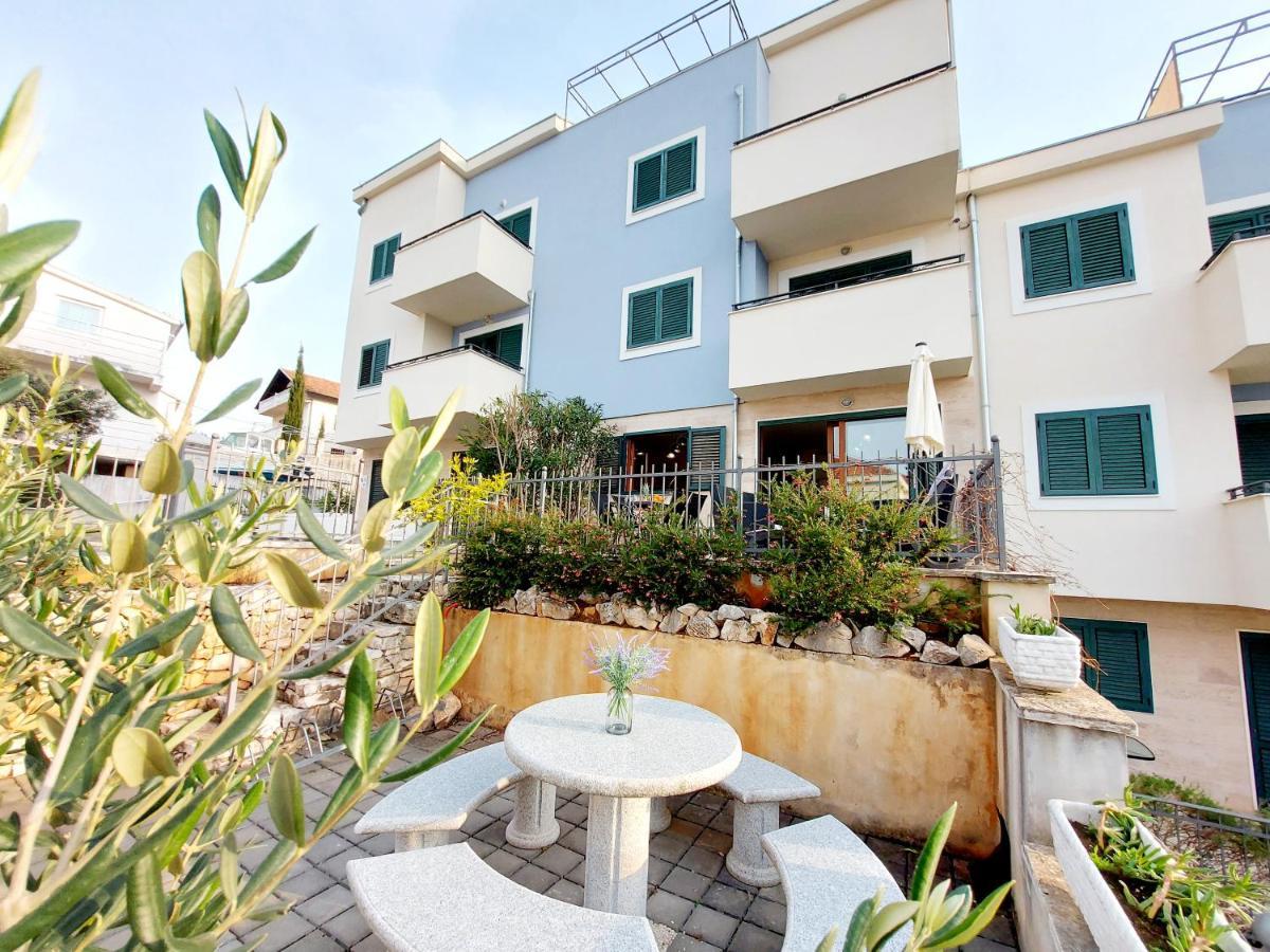 Apartment Livia Slatine Exterior foto